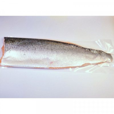 Losos norský, filet s kůží, čerstvý VAC (kus cca 0,5kg)